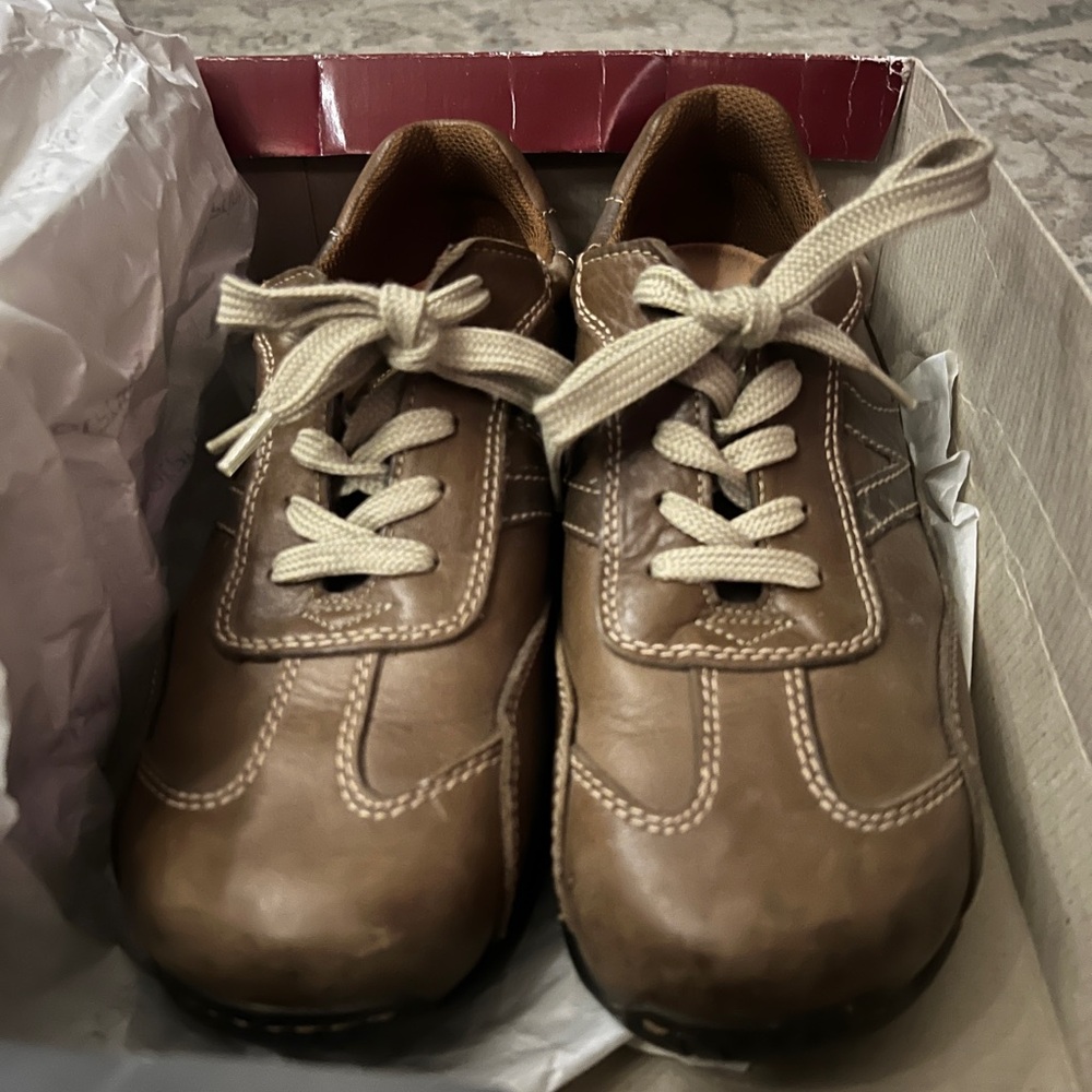 Footprints - Birkenstock Women’s Shoes - Size 8